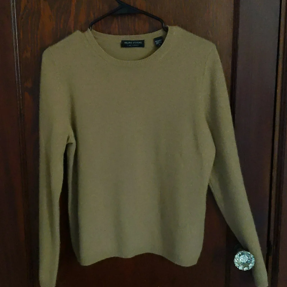 Valerie Stevens 2ply Cashmere Light Brown Camel Long Sleeve Soft Sweater Size M